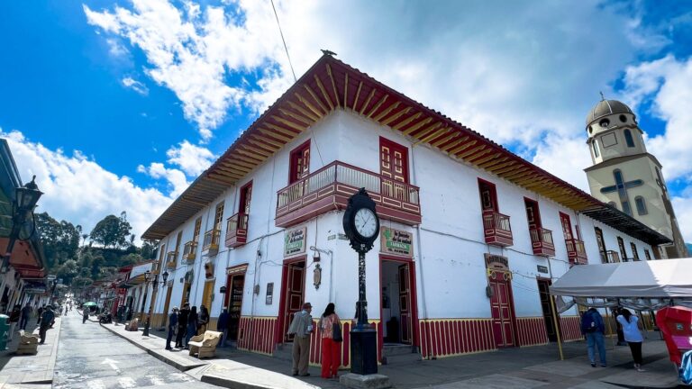 Circuito Bogotá, Cartagena, Santa Marta, Medellín y el Eje Cafetero 14 días, 13 noches Low Cost