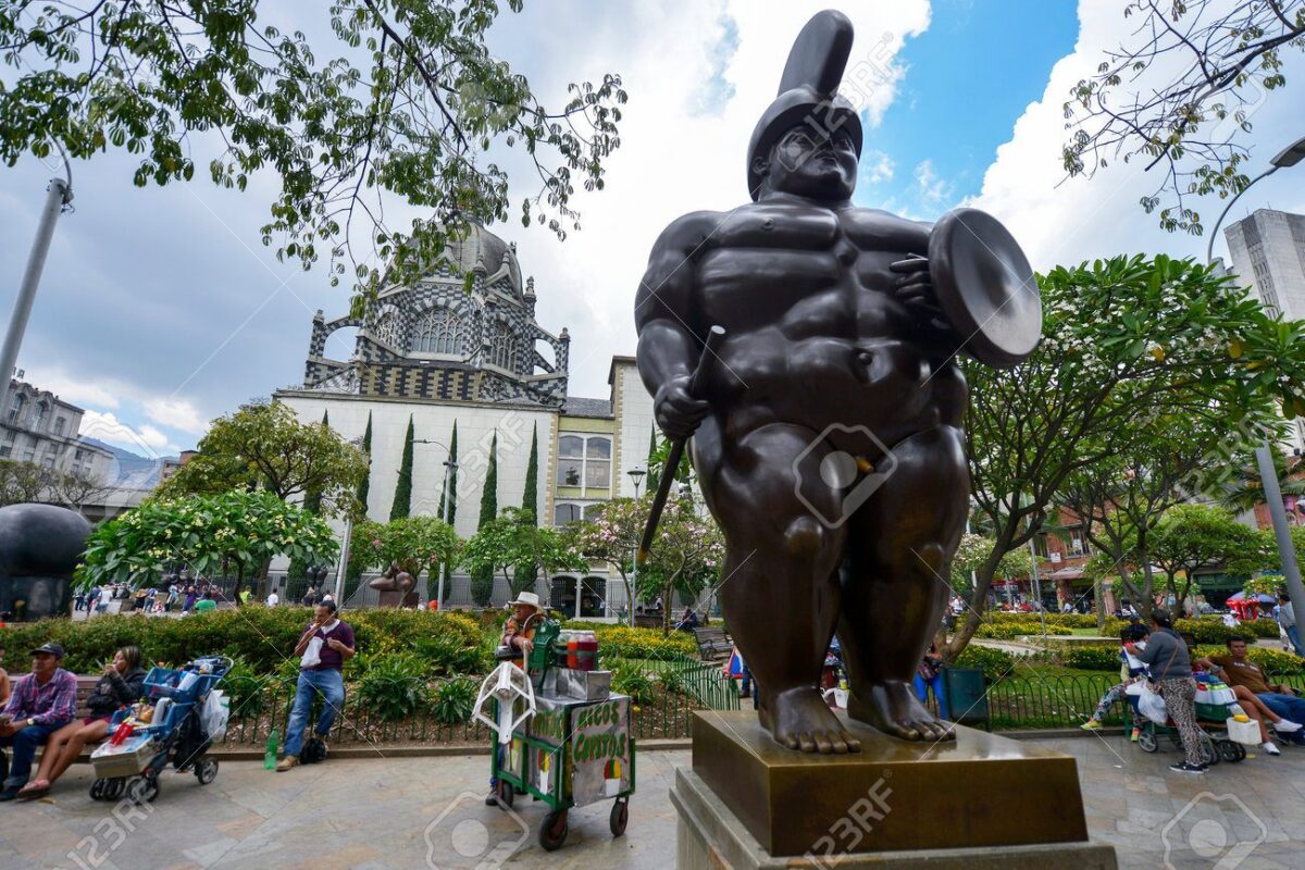 Esculturas de Fernando Botero en la Plaza Botero de Medellín