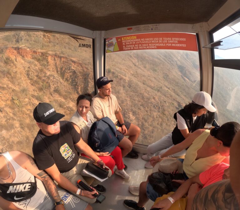 Teleférico del Chicamocha atravesando el cañón