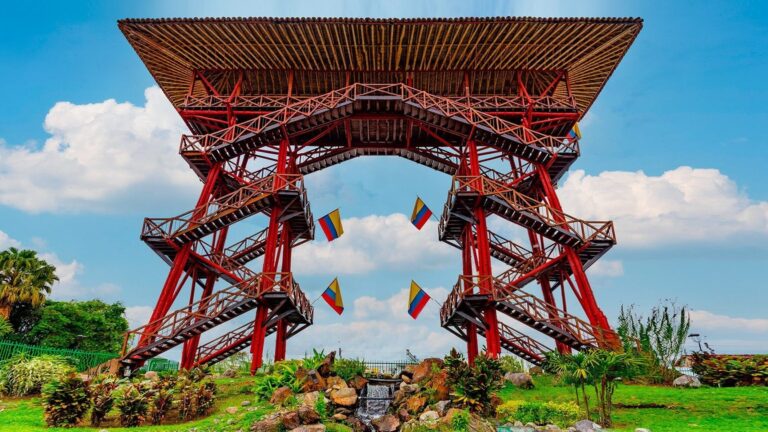 Torre mirador del Parque del Café en el Quindío